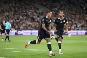 九游娱乐-德罗巴爆冷击败切尔西，突破纪录引爆全场！的简单介绍