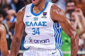 九游-包含字母哥回归赛场，高光表现首场状态亮眼，TL观众沸腾！的词条